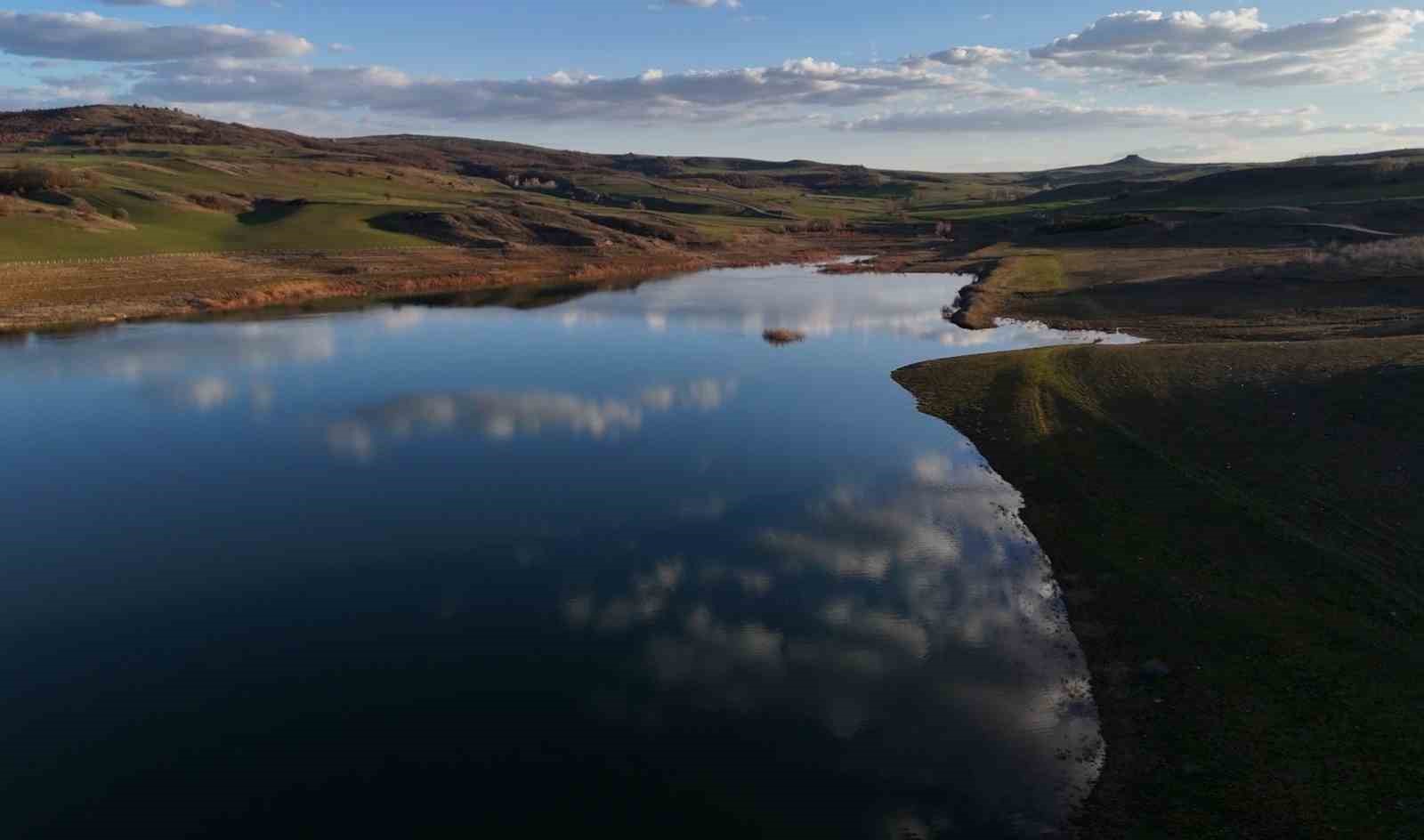 Göletin su seviyesi arttı, üreticilerin yüzü güldü