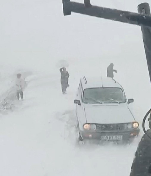 Adana&rsquo;da Mart ayında kar s&uuml;rprizi
