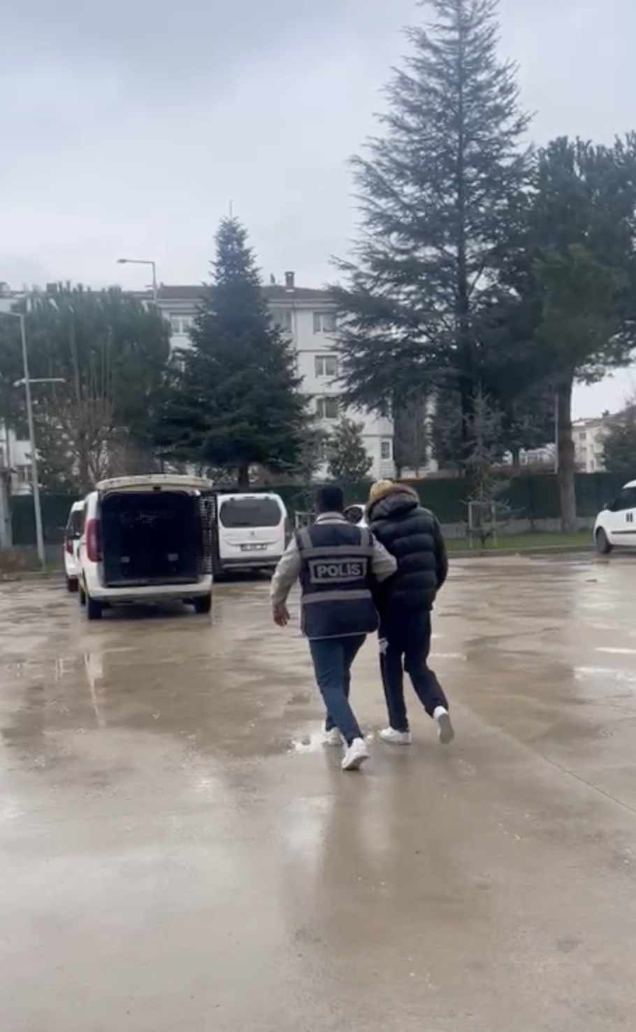 Bursa&rsquo;da cami i&ccedil;erisinde &ccedil;ekilen tepki &ccedil;eken video sonrası ş&uuml;pheli tutuklandı
