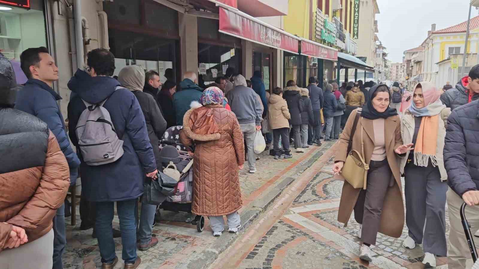 Bayramın ikinci g&uuml;n&uuml; vatandaşlar Edirne&rsquo;ye akın etti
