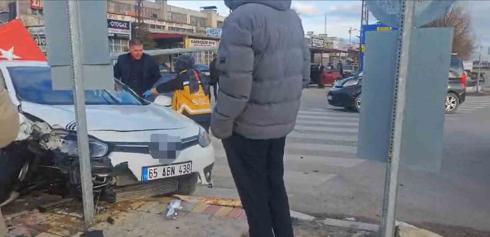 Erciş&rsquo;te trafik kazası: 1 yaralı
