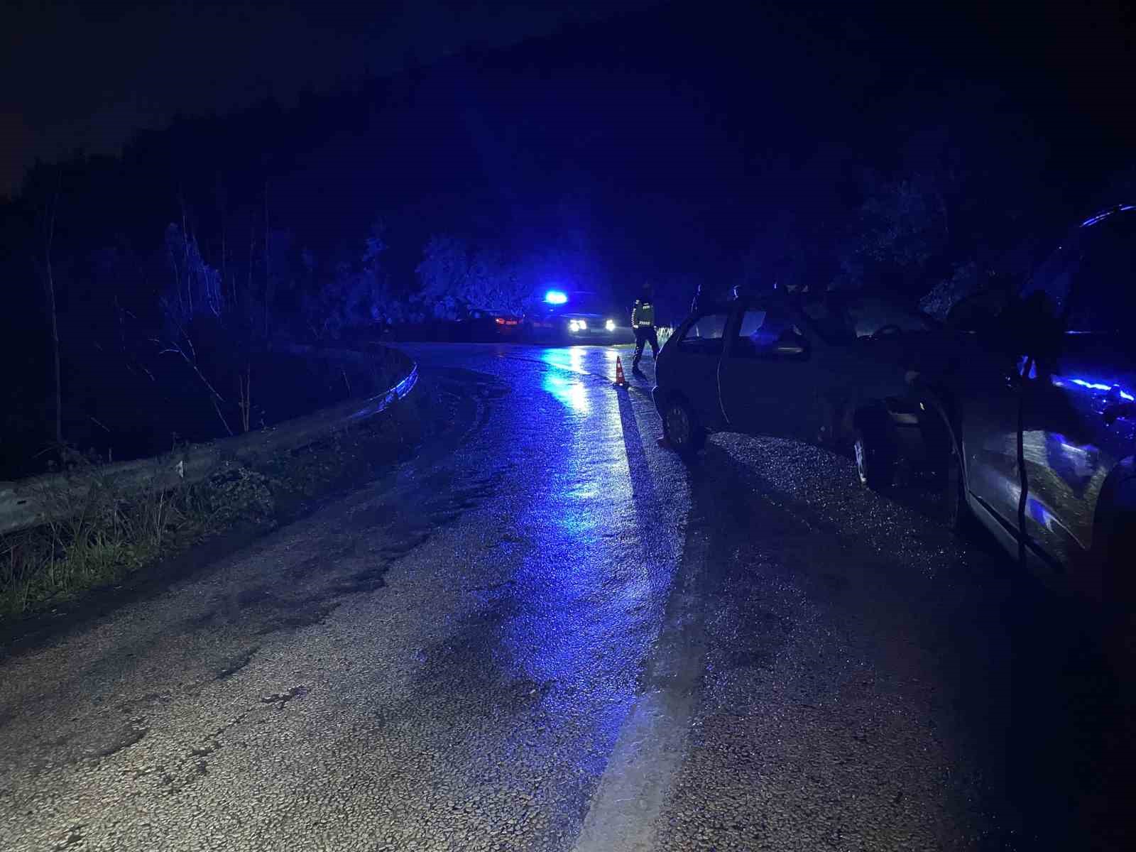 Bursa’da iki otomobil çarpıştı: 1 kişi yaralandı, 11 aylık bebek faciadan döndü