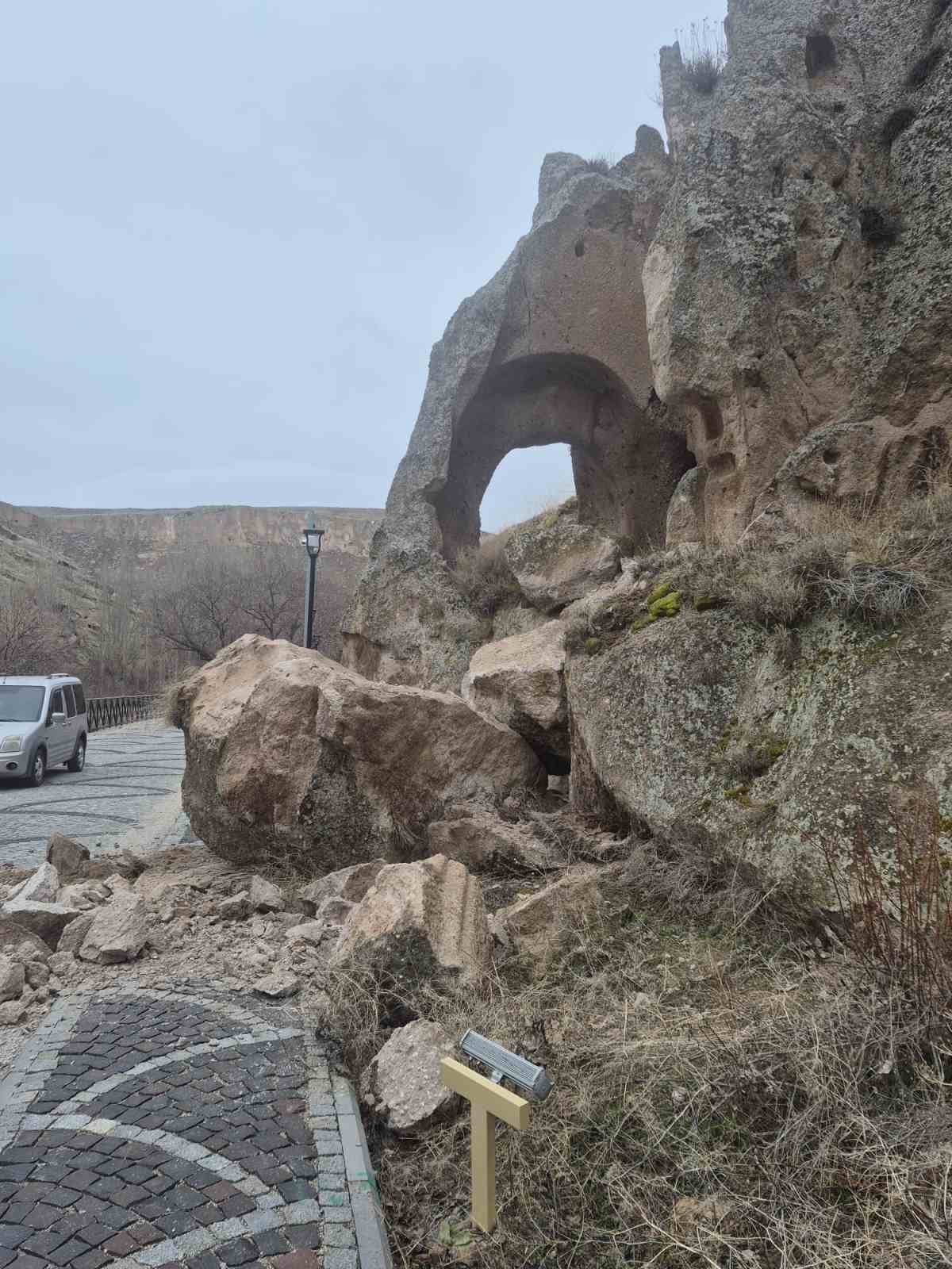 Soğanlı Vadisi’nde kaya koptu bölgede güvenlik önlemleri artırıldı