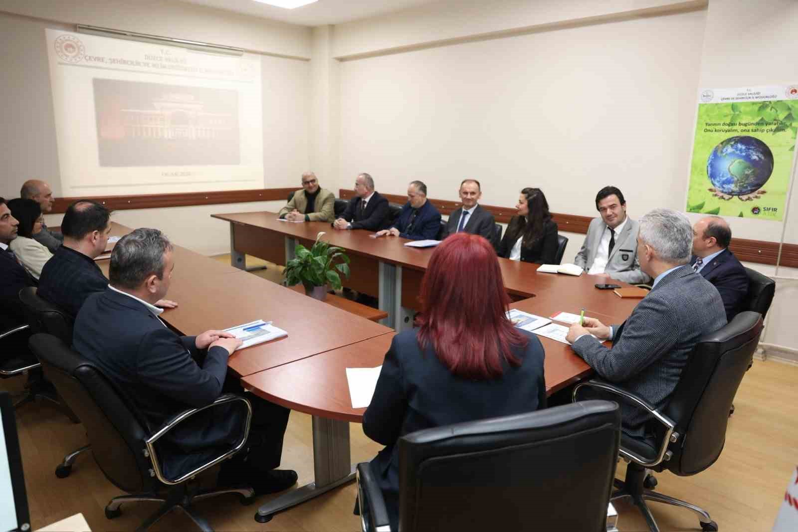 D&uuml;zce&rsquo;de &ccedil;evre ve şehircilik &ccedil;alışmaları değerlendirildi
