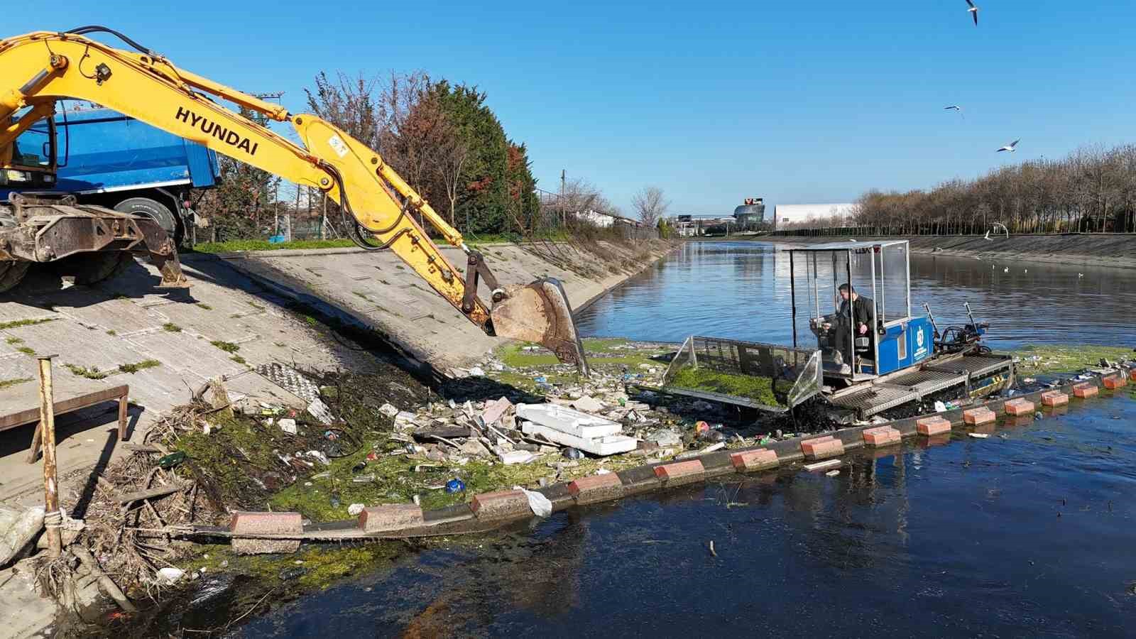 Kocaeli’de 12 metreküp atık denize ulaşmadan toplandı