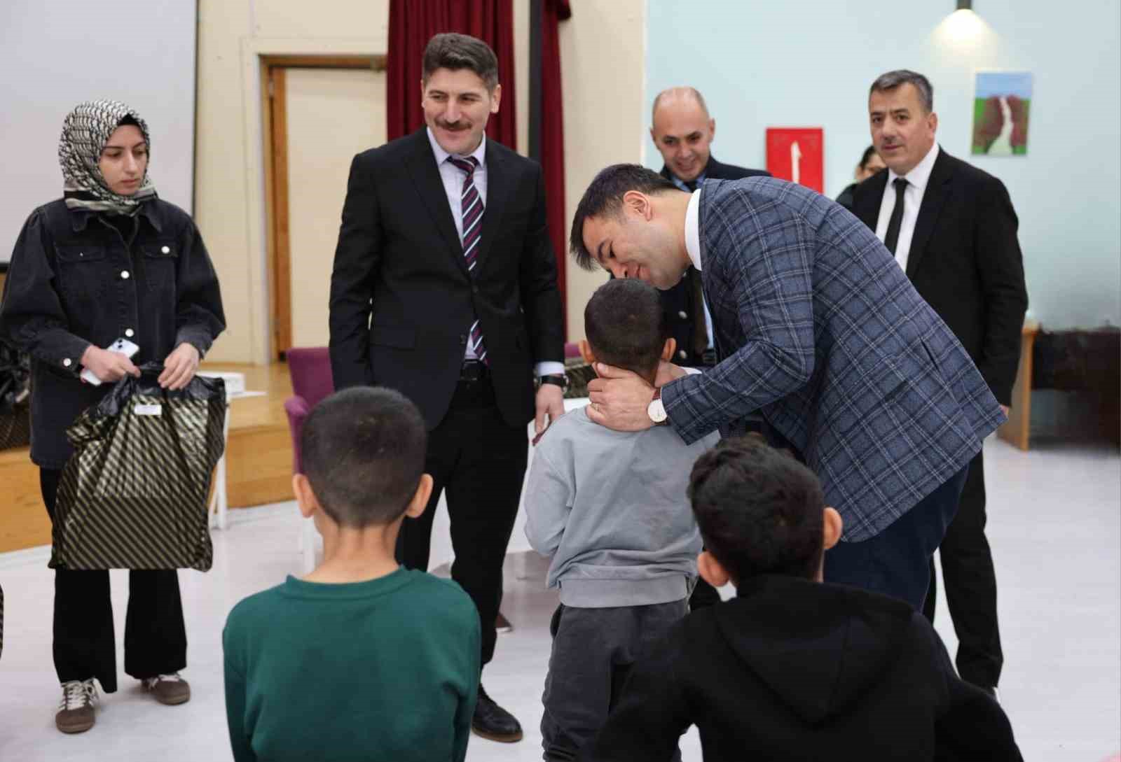 Erzincan’da devlet himayesindeki çocukların bayramı kutlandı