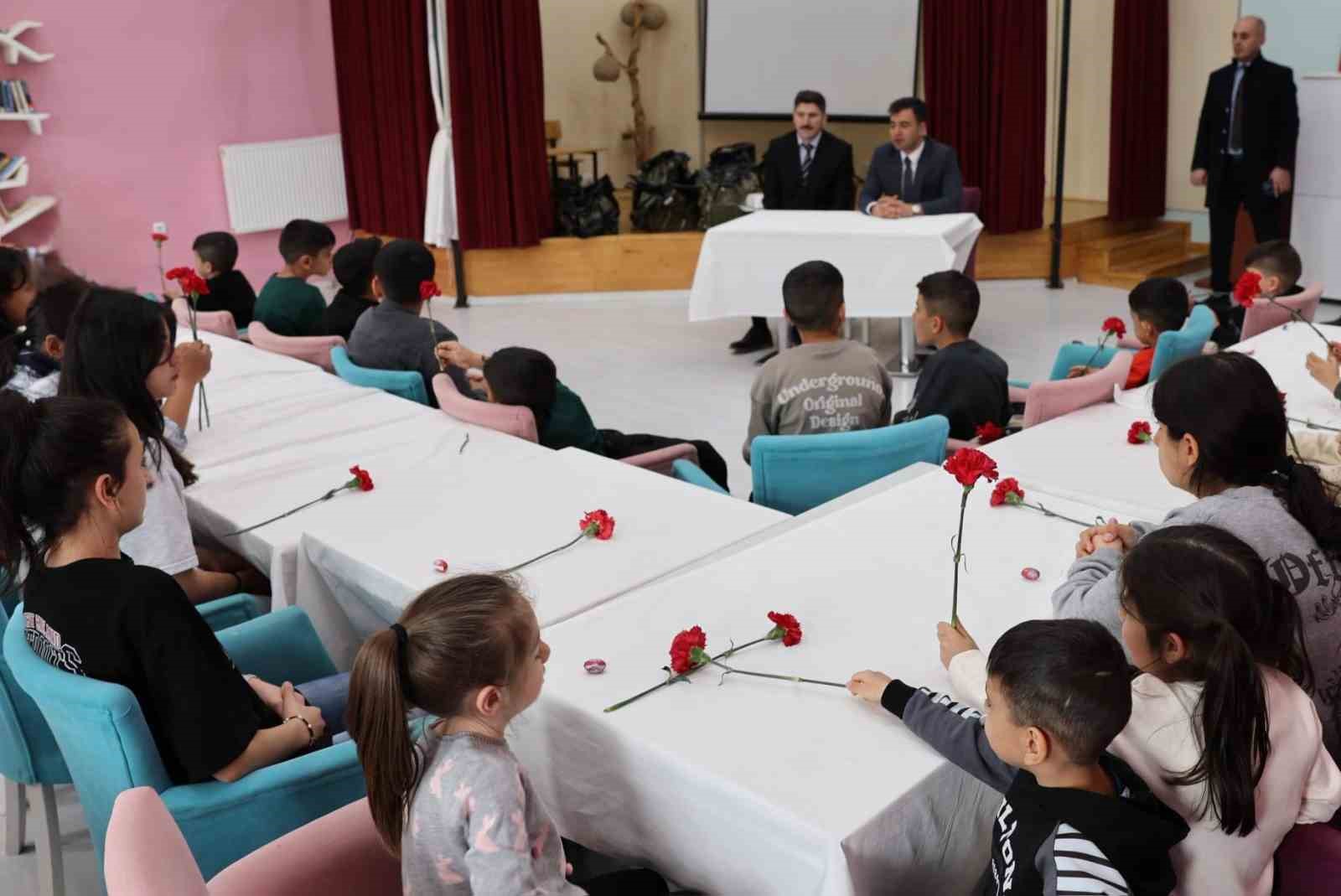 Erzincan&rsquo;da devlet himayesindeki &ccedil;ocukların bayramı kutlandı
