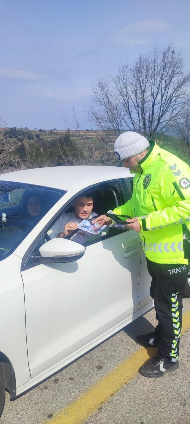 Karacasu&rsquo;da bayramda trafik ekipleri sahada
