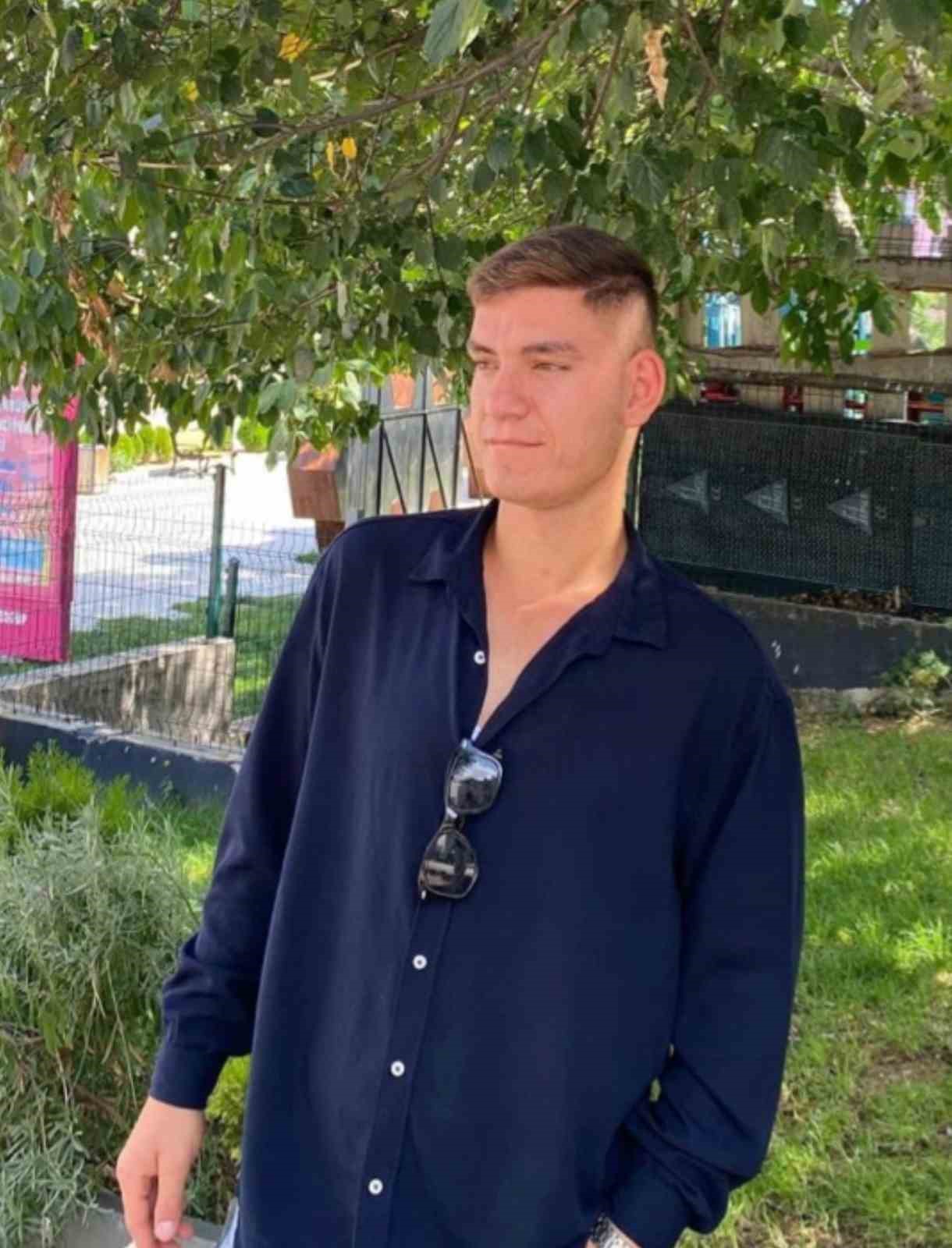 Sakarya’da trafik kazası: 22 yaşındaki sürücü hayatını kaybetti
