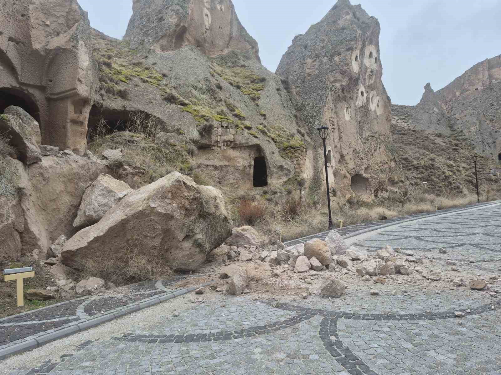 Soğanlı Vadisi’nde kaya koptu bölgede güvenlik önlemleri artırıldı
