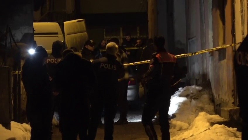 Erzurum&rsquo;da boğazı kesilerek &ouml;ld&uuml;r&uuml;len şahsın kimliği belirlendi, cinayetin ş&uuml;phelisi yakalandı
