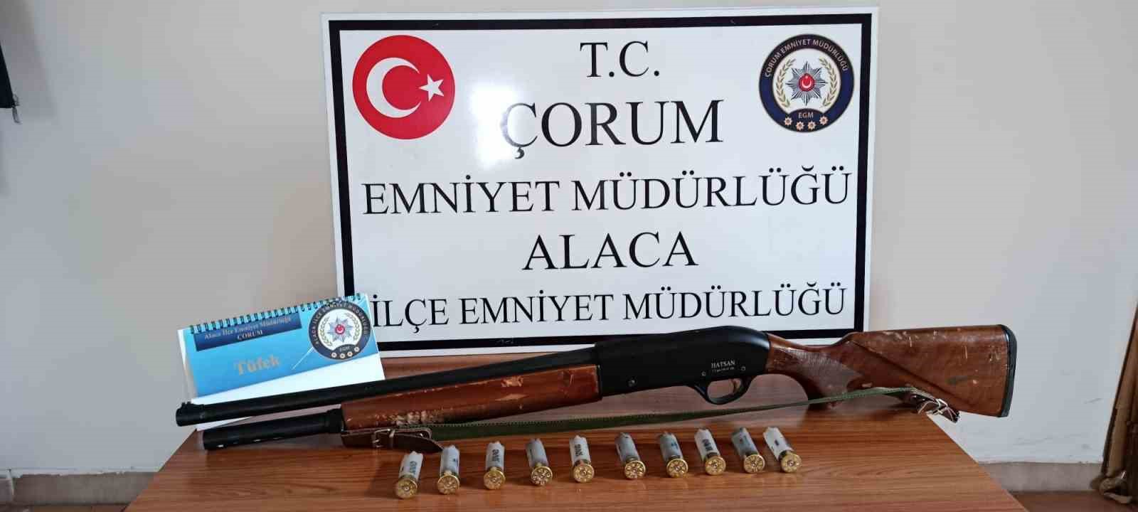 Çorum’da evinin penceresinden ateş açan şahıs polisleri harakete geçirdi