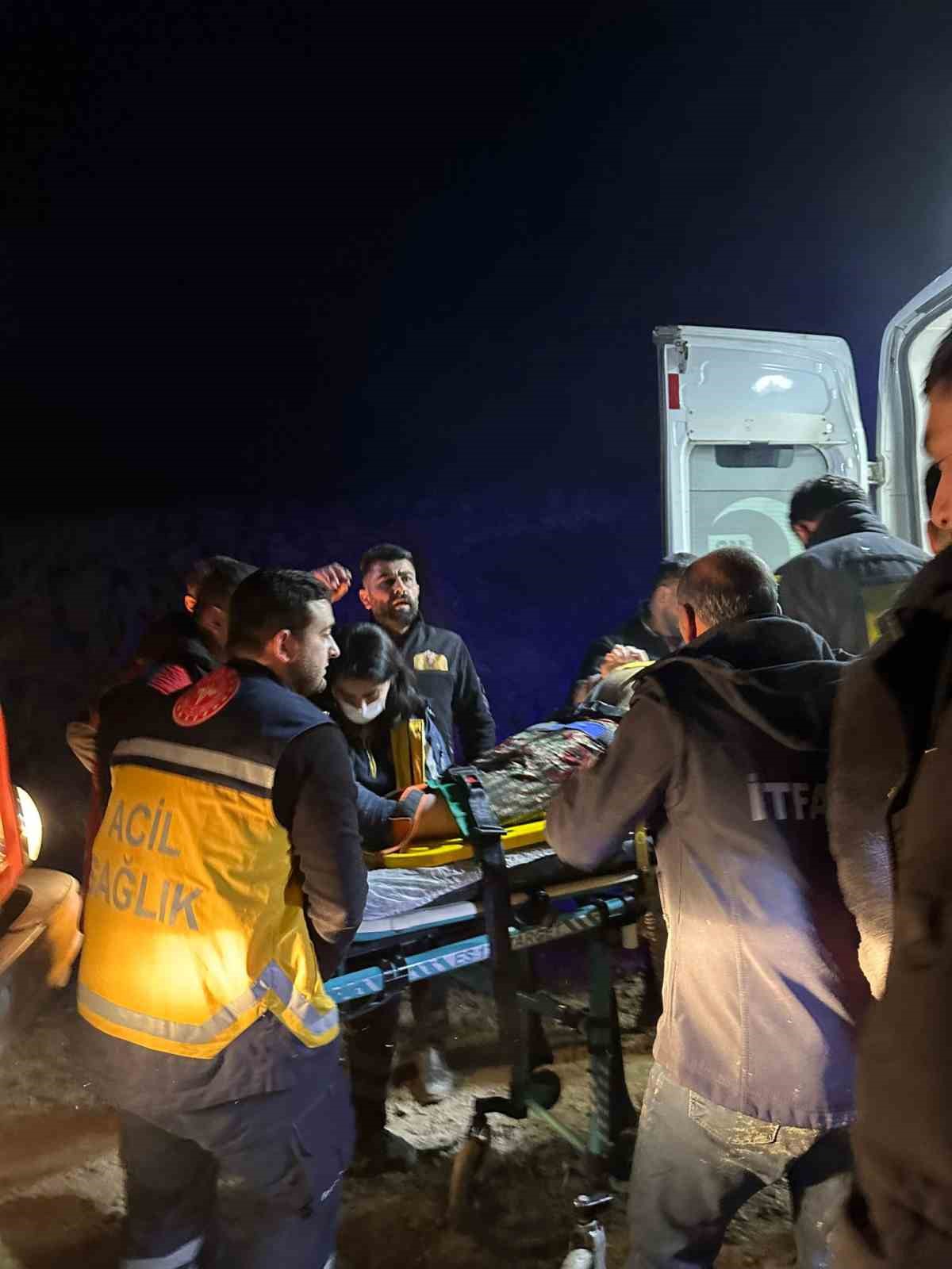 Sinop&rsquo;ta otomobil u&ccedil;uruma yuvarlandı: 7 yaralı
