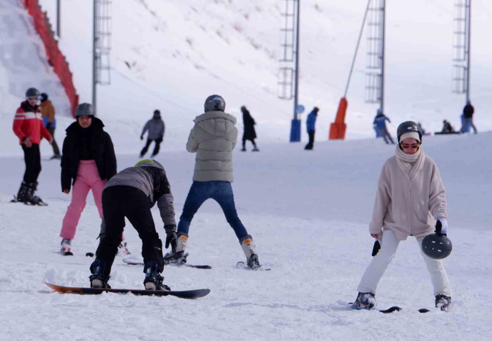 Palandöken bayramda cıvıl cıvıl