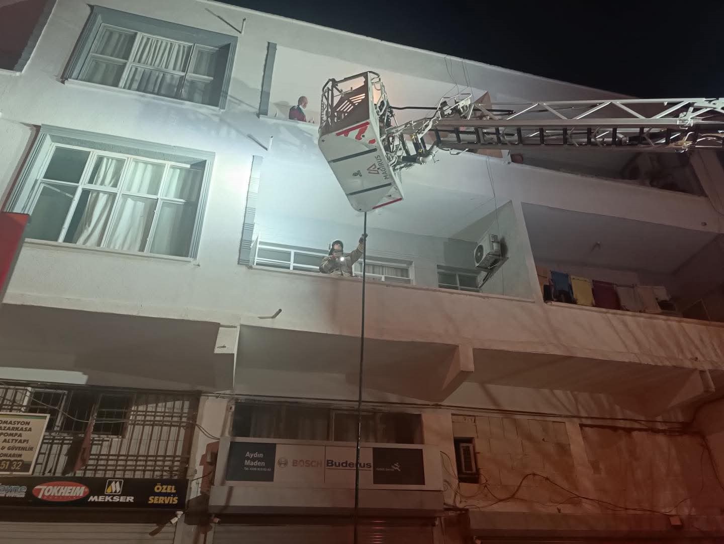 İskenderun&rsquo;da ev yangını
