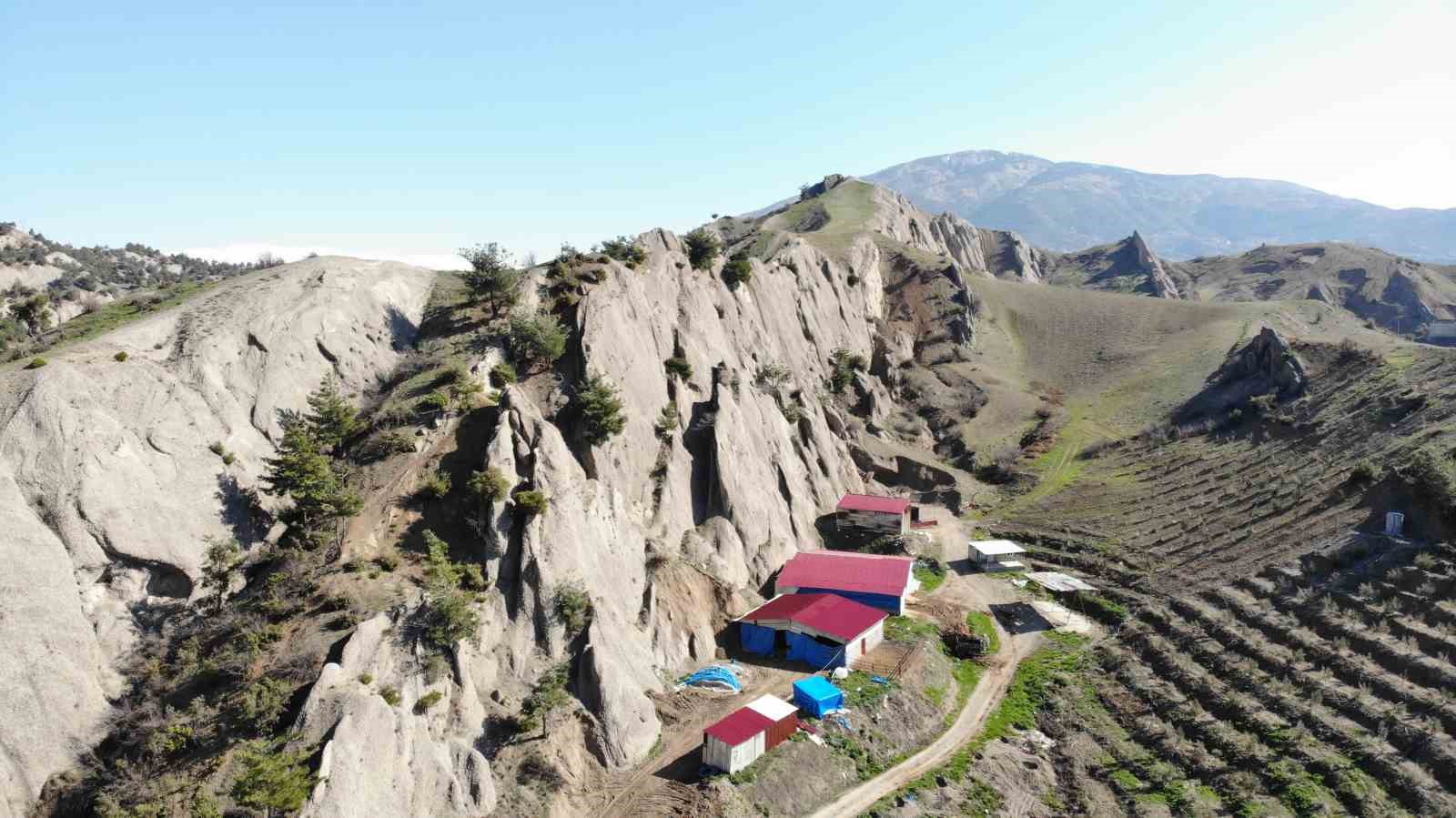 Kahramanmaraş&rsquo;ta sivri ve keskin kayalar
