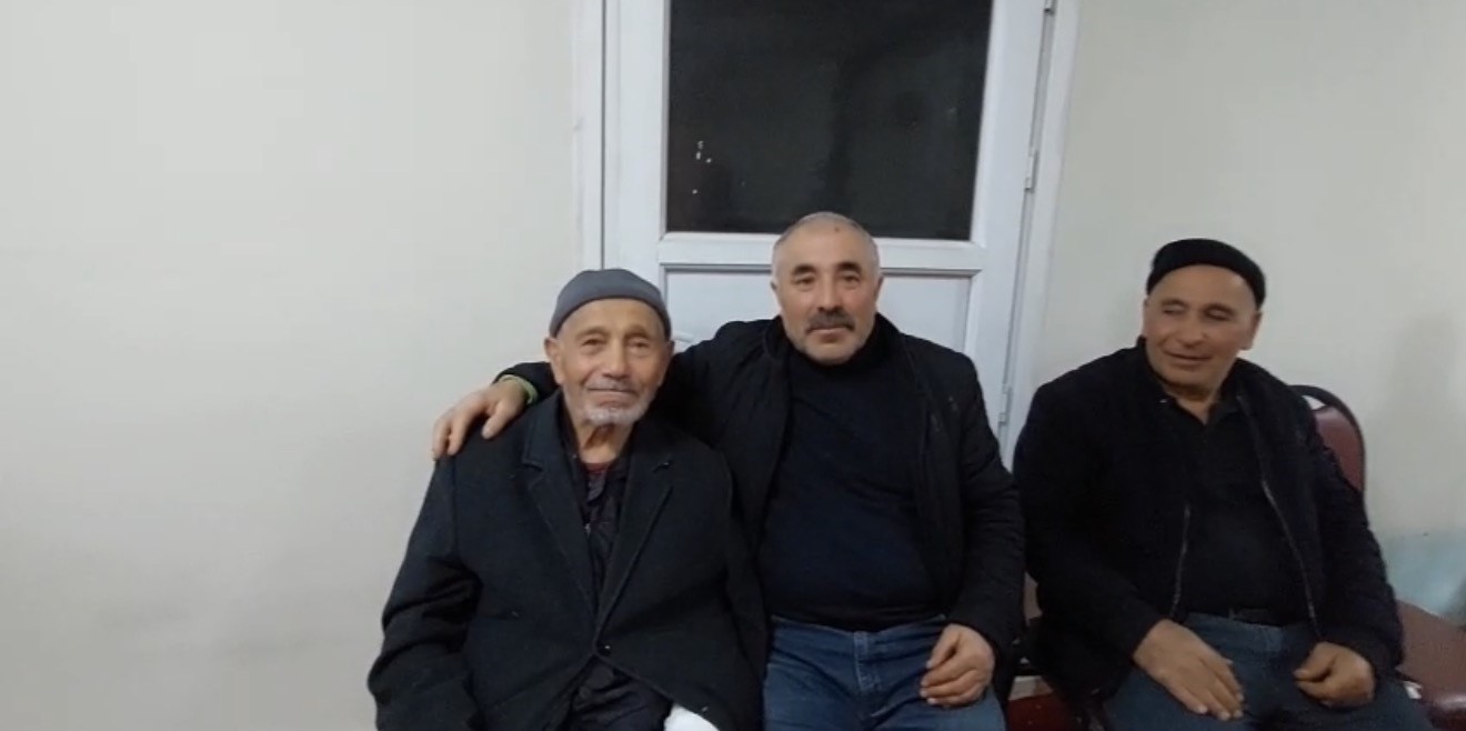 Yaşlılar anlattı, gen&ccedil;ler oynadı: Asırlık saya oyunu yeniden sahnelendi
