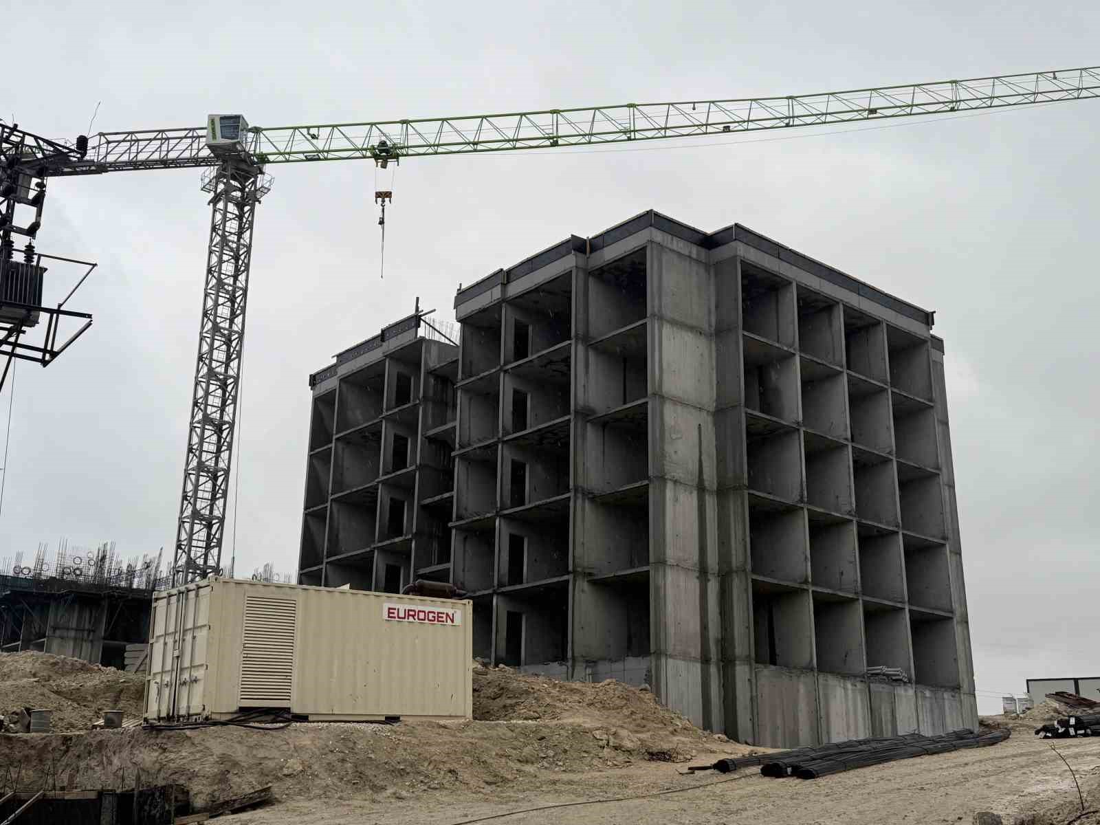 TOKİ konutları Tarsus&rsquo;ta y&uuml;kselmeye başladı
