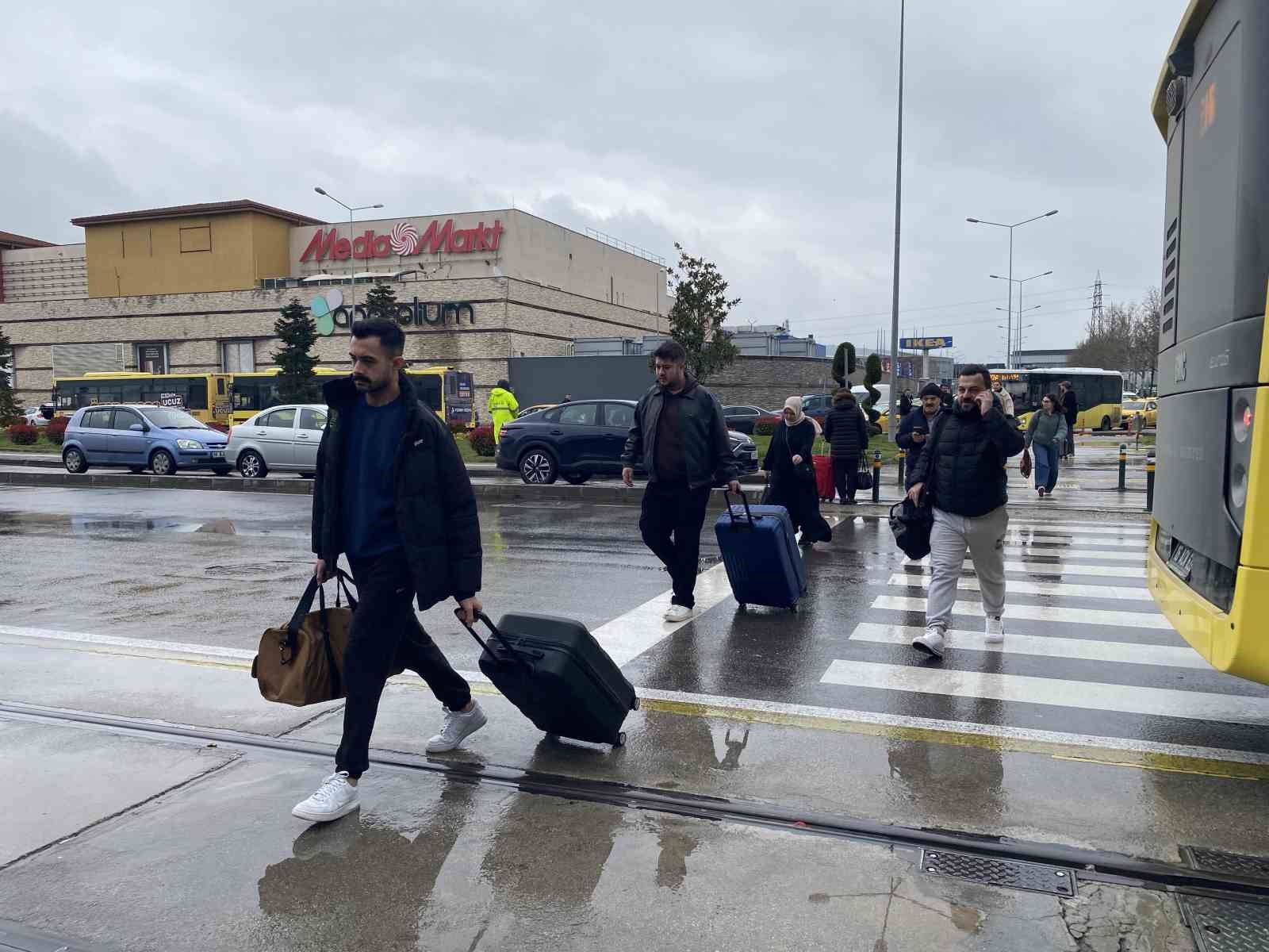 Bursa&rsquo;da bayram tatili d&ouml;n&uuml;ş yoğunluğu başladı
