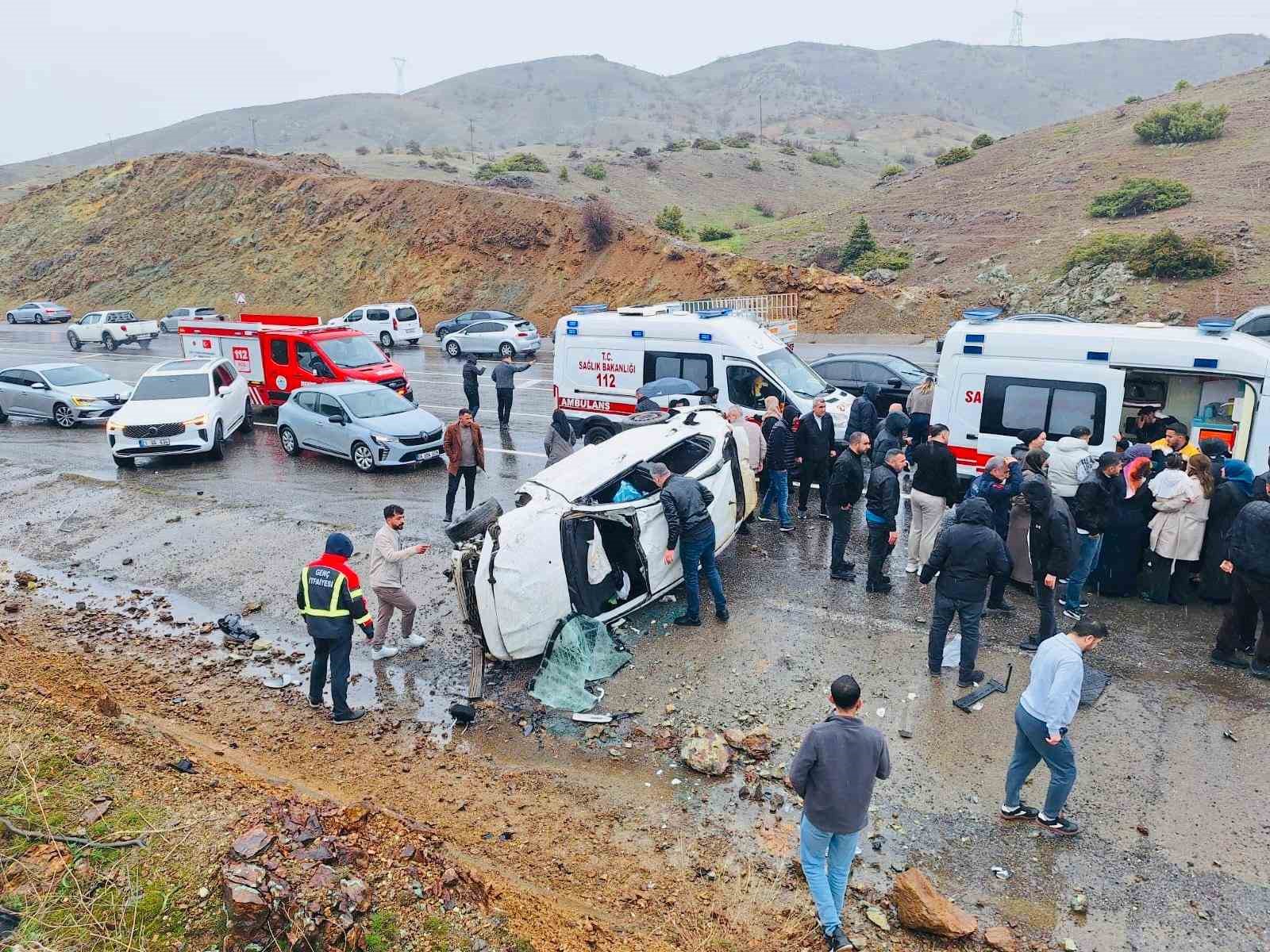 Bing&ouml;l&rsquo;de trafik kazası : 4 yaralı
