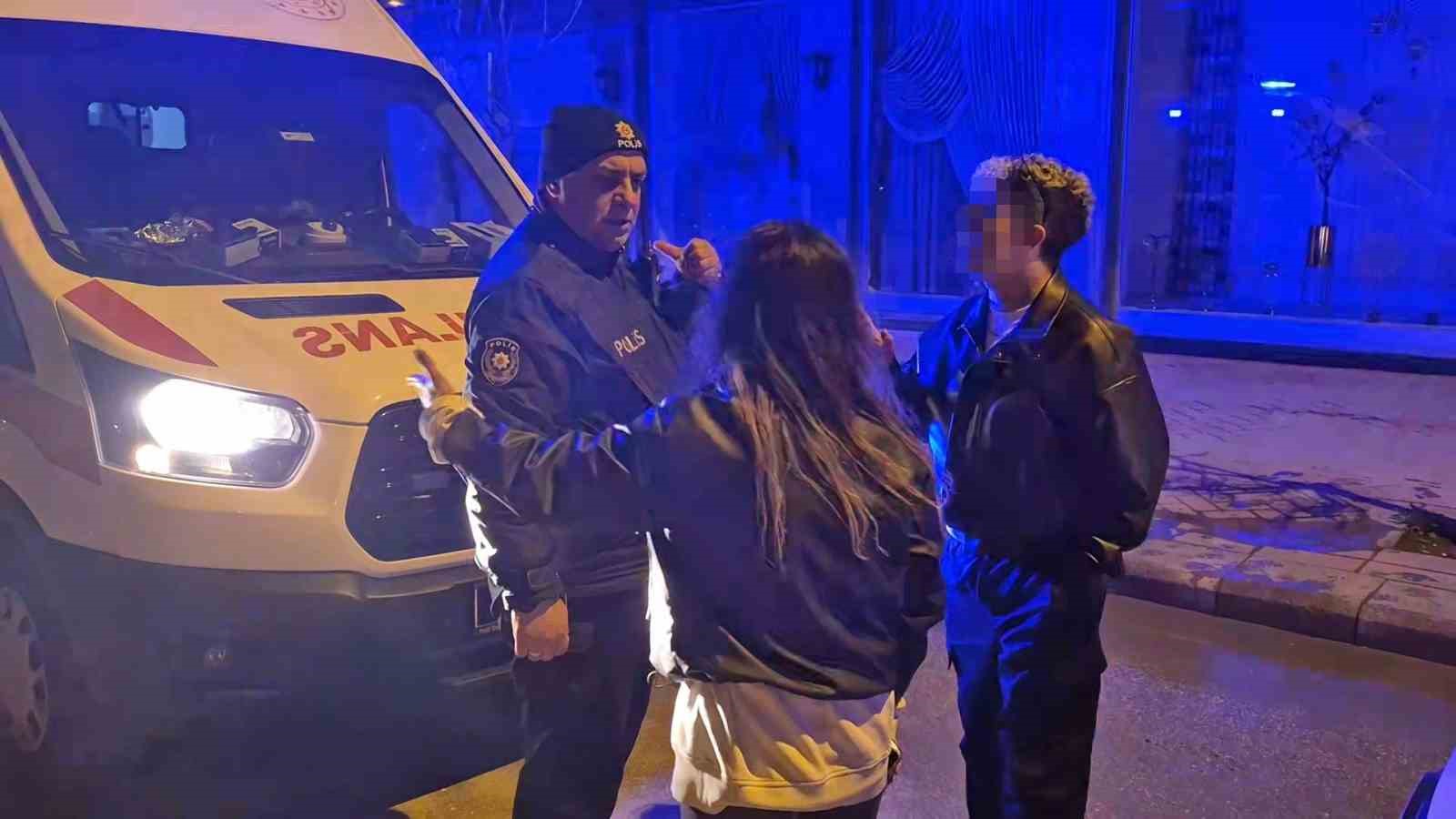 Eskişehir&rsquo;de olaylı gece: Cadde ortasındaki kavga kamerada
