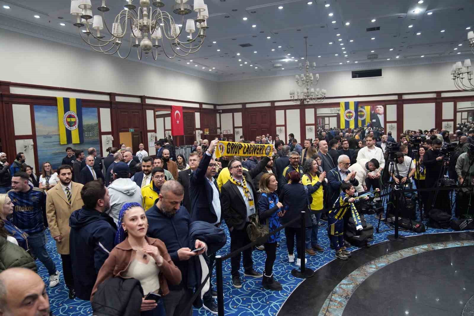 Sadettin Saran: "İnşallah &ccedil;ok daha fazla kupalar alacağız"
