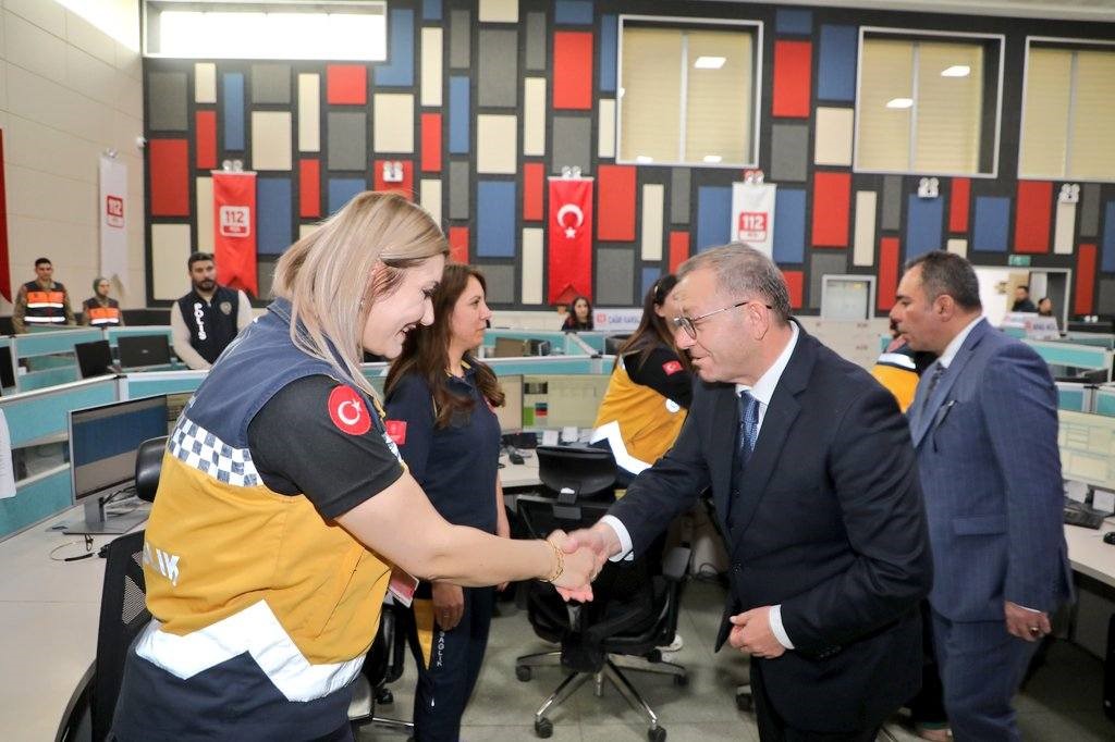 Kars Valisi Ziya Polat&rsquo;tan 112 Acil &Ccedil;ağrı Merkezi&rsquo;ne bayram ziyareti
