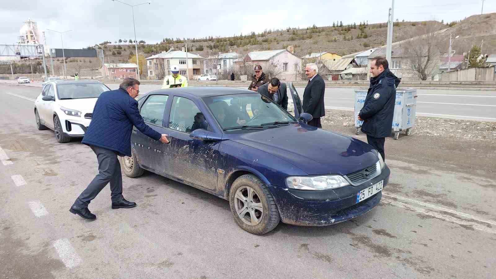Aşkale&rsquo;de bayramın manevi atmosferi yollara taşındı
