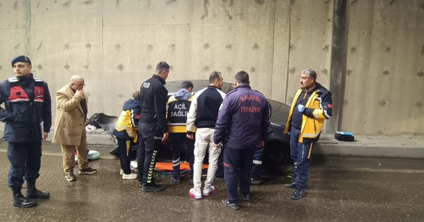 Erkenek Tüneli’nde kaza: 3 yaralı