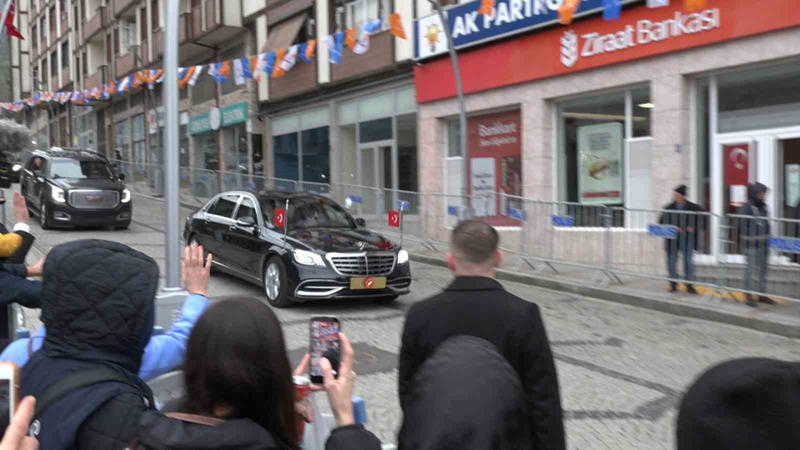 Cumhurbaşkanı Erdoğan, baba ocağı G&uuml;neysu&rsquo;dan ayrıldı
