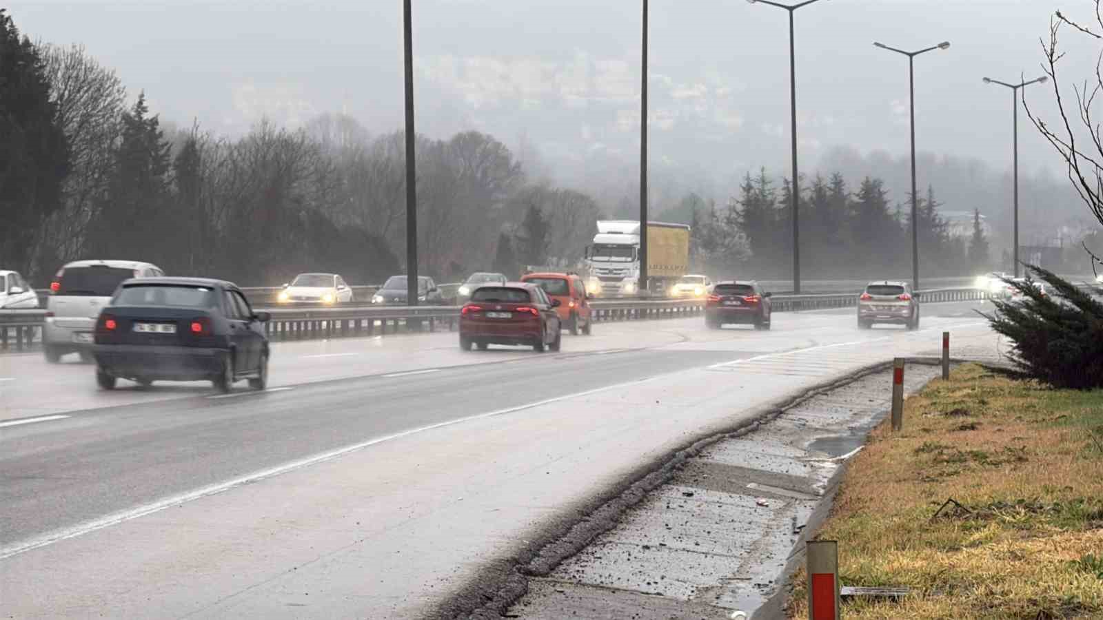 Anadolu Otoyolu&rsquo;nda bayramın son g&uuml;n&uuml; akıcı yoğunluk
