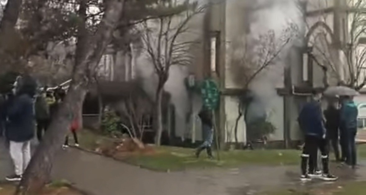 Gaziantep&rsquo;te caminin bodrum katında korkutan yangın
