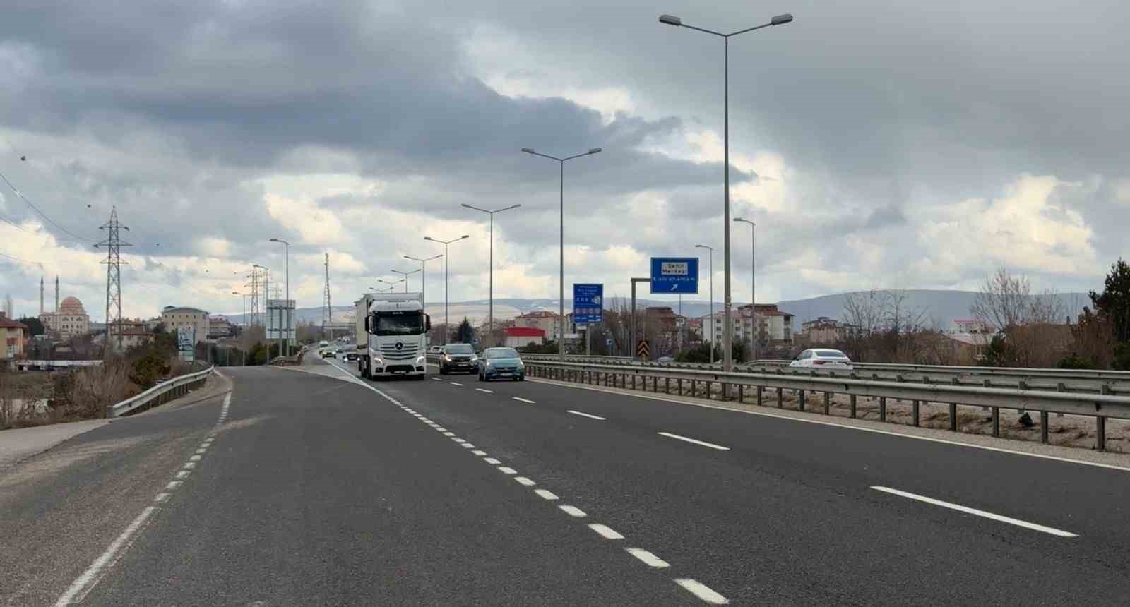 D100 karayolunda bayram d&ouml;n&uuml;ş&uuml; yoğunluğu
