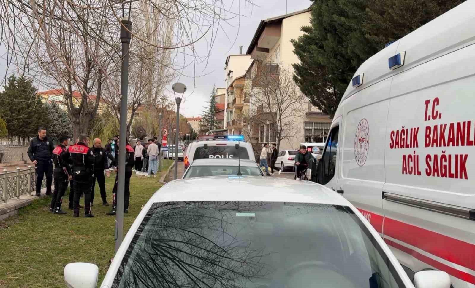 Aksaray&rsquo;da akranı tarafından bı&ccedil;aklanan 16 yaşındaki &ccedil;ocuk yaralandı
