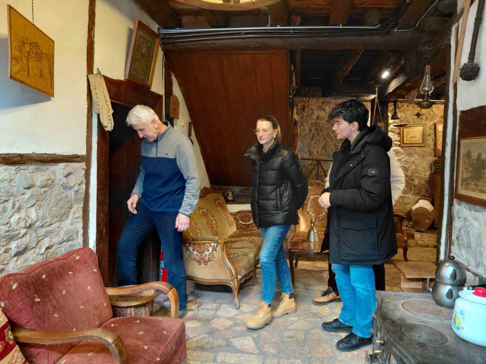 Bolu&rsquo;daki tarihi konağa tatilcilerden yoğun ilgi
