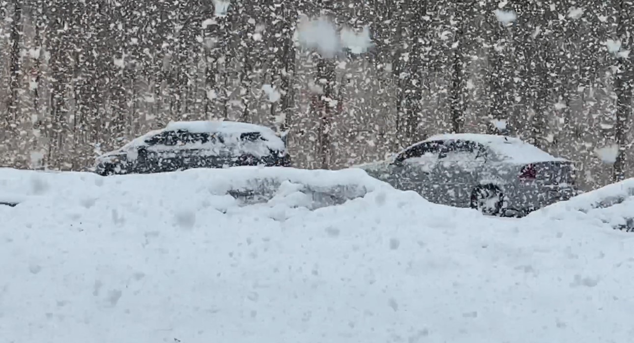 Y&uuml;ksekova&rsquo;ya kış geri geldi
