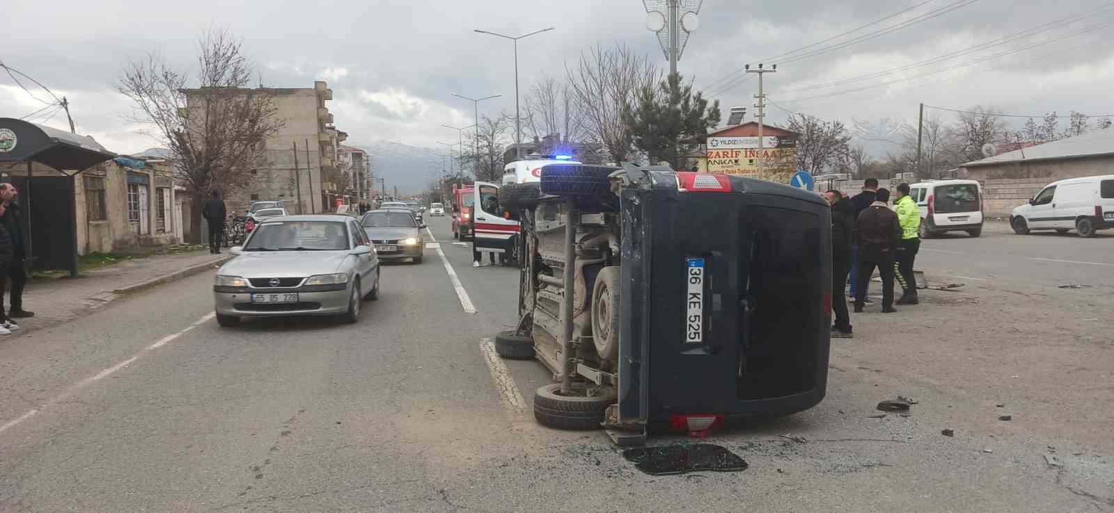 Iğdır’da iki araç çarpıştı: 2 yaralı