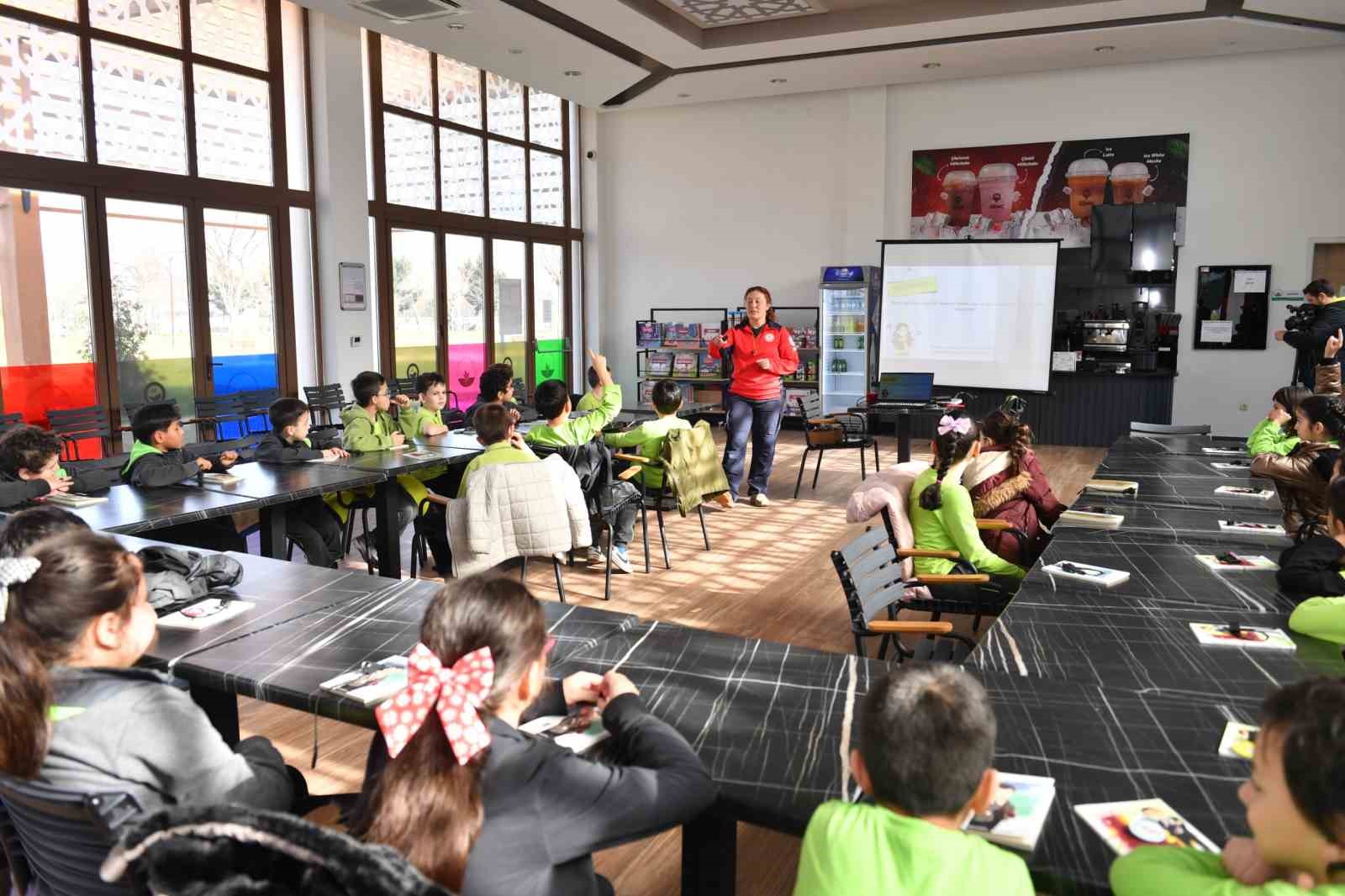 Osmangazi Belediyesi’nden çocuklara afet farkındalık eğitimi