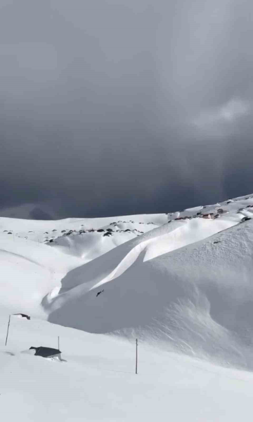 Bu kez &ccedil;atıdan girdi
