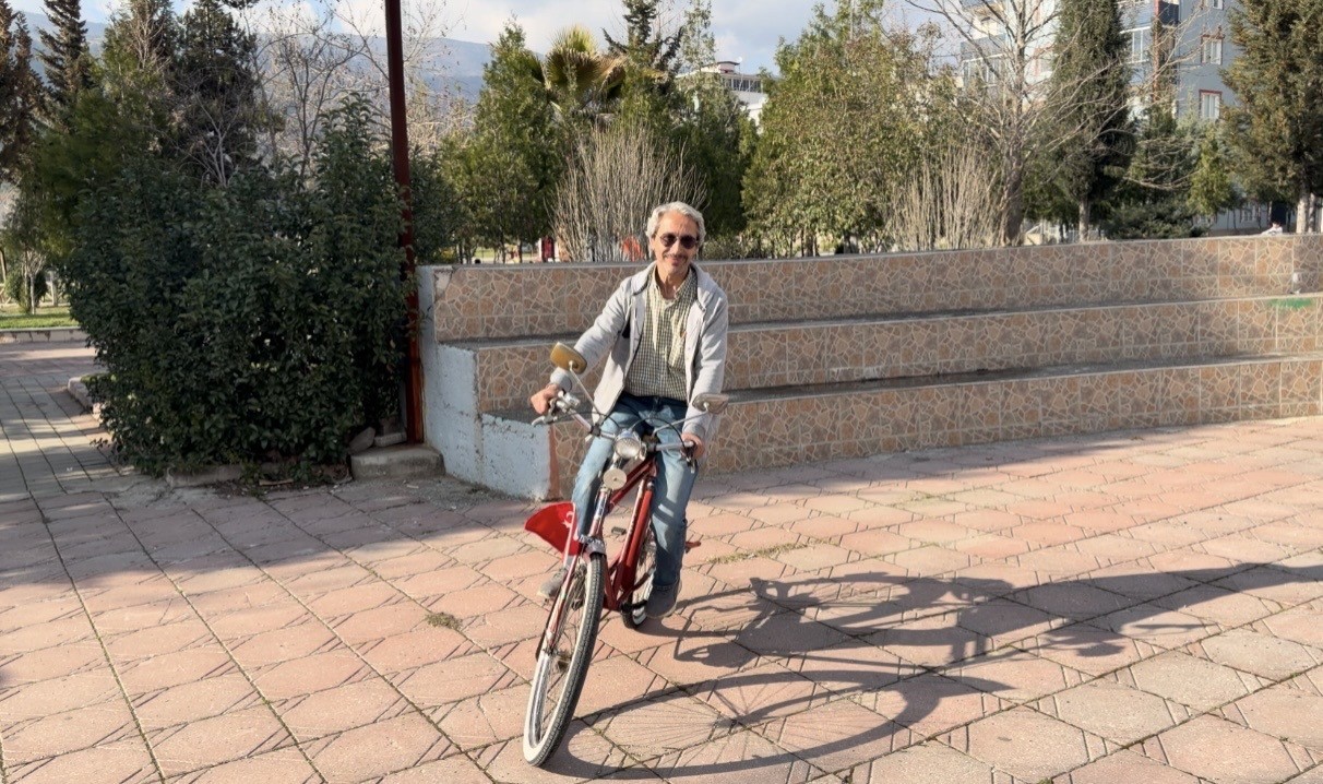 Osmaniye’de 47 yıllık berberin 41 yıllık bisiklet sevdası