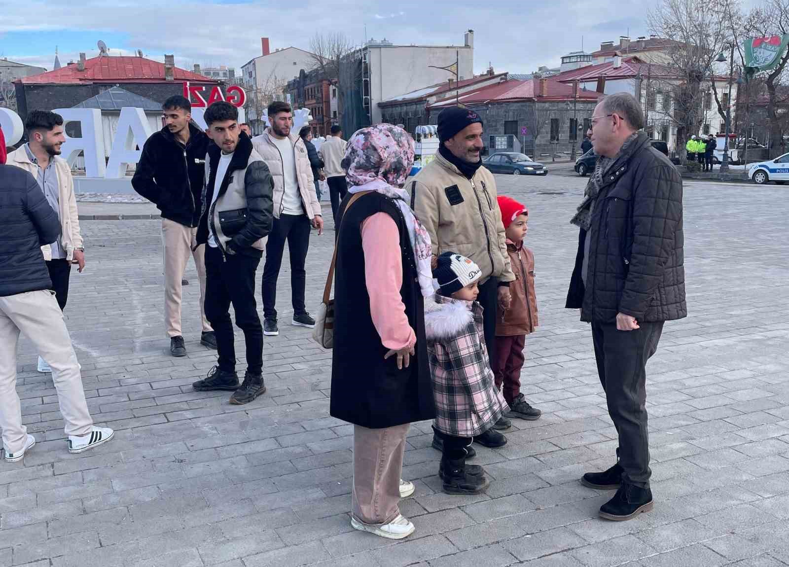 Kars&rsquo;a yerli ve yabancı turistlerden yoğun ilgi

