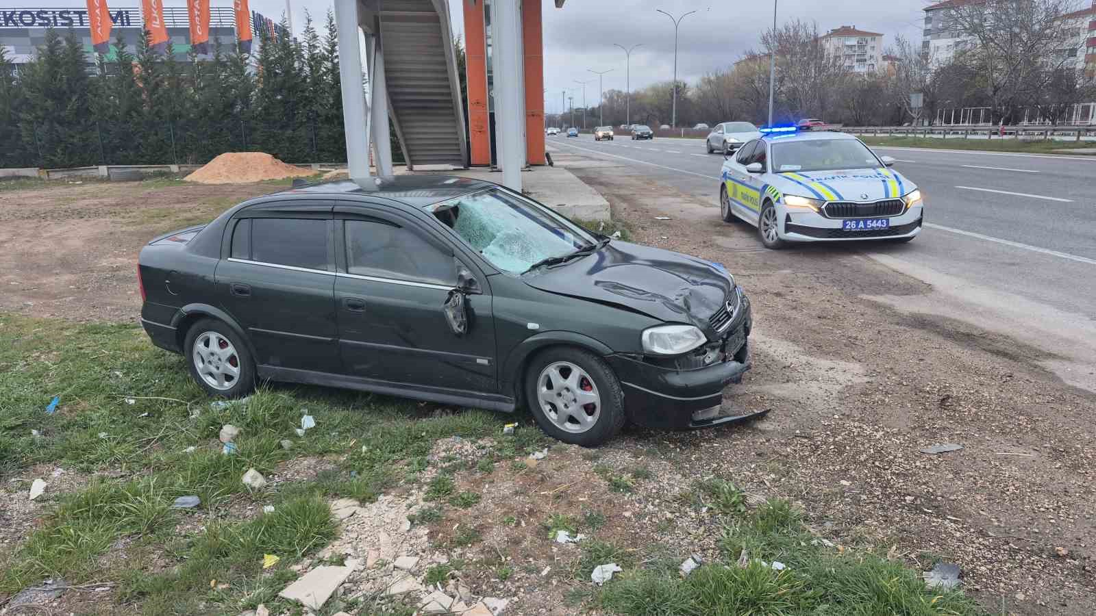 &Ccedil;evre yolunda otomobilin &ccedil;arptığı yaşlı adam hayatını kaybetti
