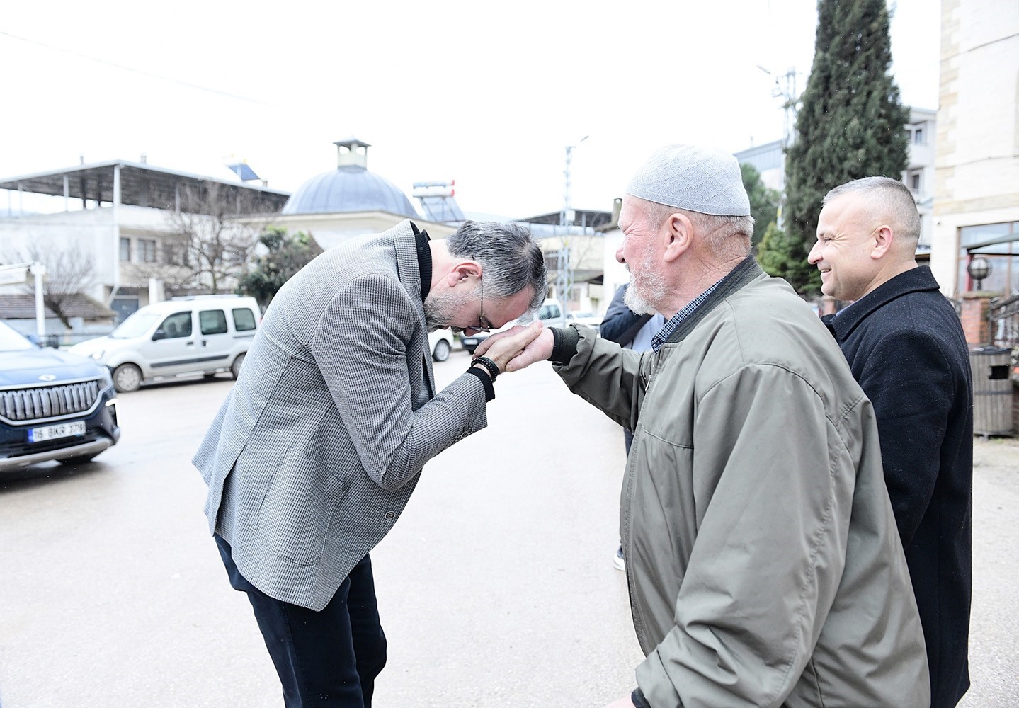 Başkan Erol bayramda her kapıda, her g&ouml;n&uuml;lde
