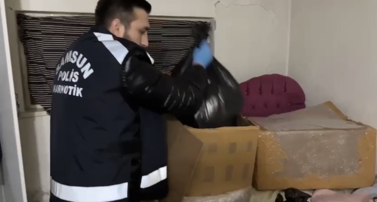 Samsun&rsquo;da narkotik operasyonu: 52 bin 206 adet uyuşturucu hap ele ge&ccedil;irildi
