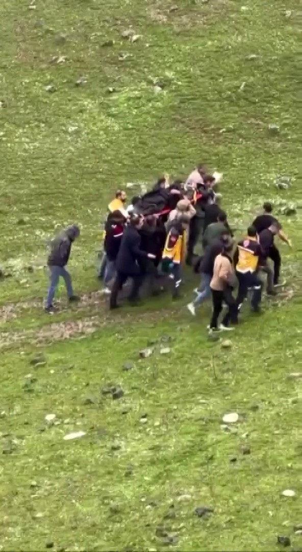 Batman&rsquo;da ara&ccedil; u&ccedil;uruma yuvarlandı: 1 yaralı
