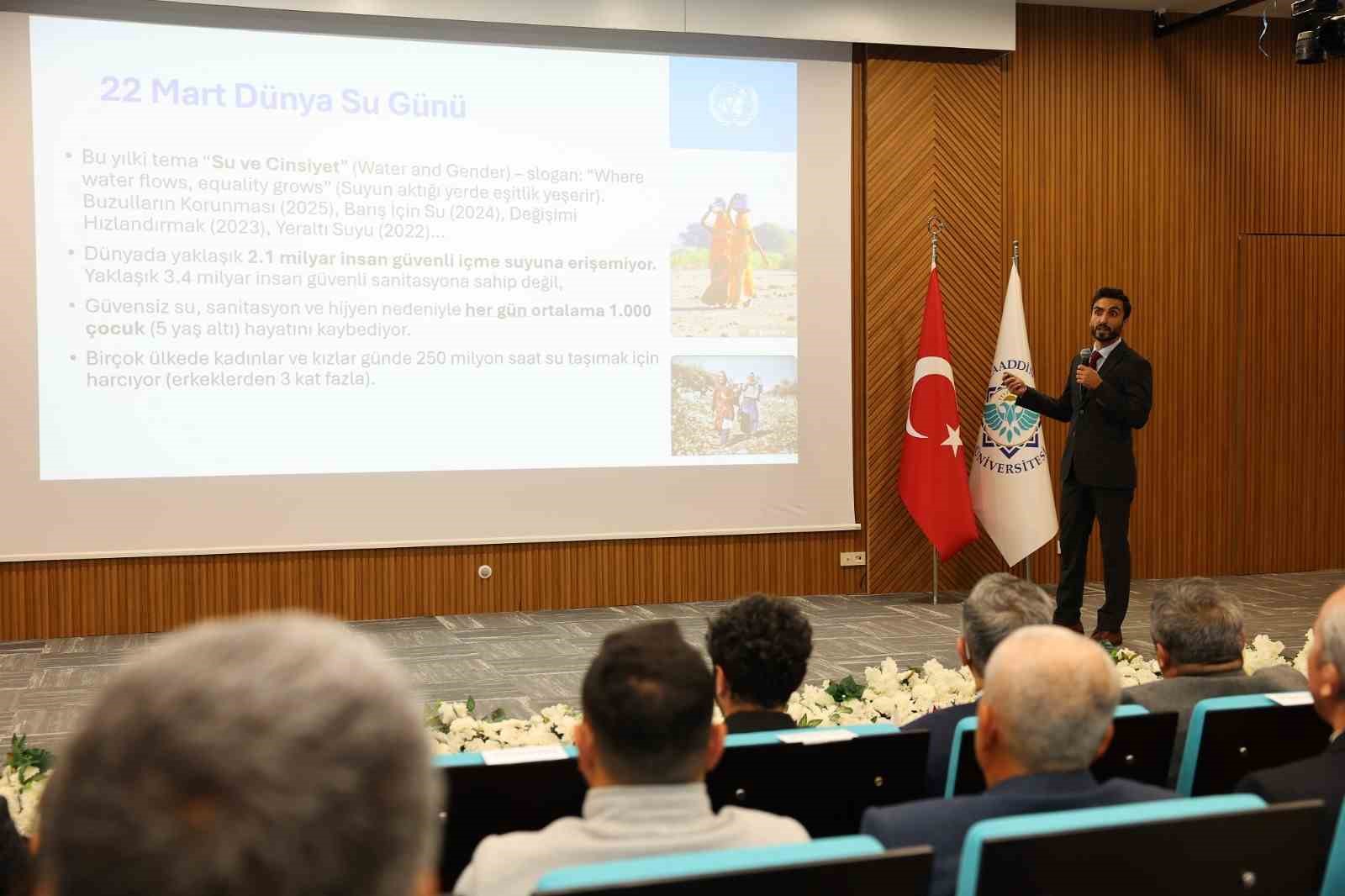 ALKÜ’de Alanya’nın su yönetimi masaya yatırıldı