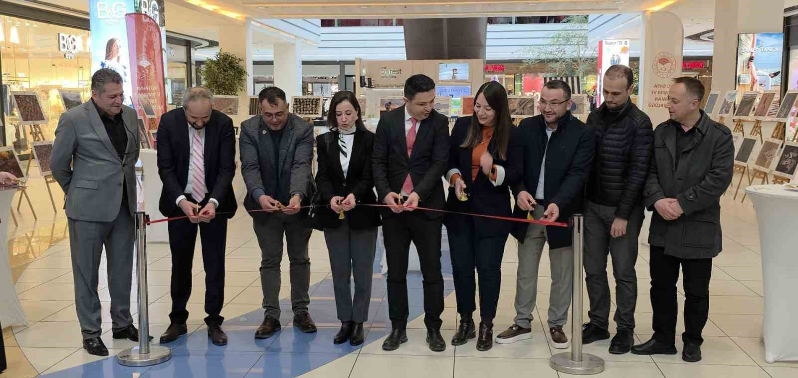 "Uluslararası Tarım, Orman ve İnsan Fotoğraf Sergisi" K&uuml;tahya&rsquo;da a&ccedil;ıldı
