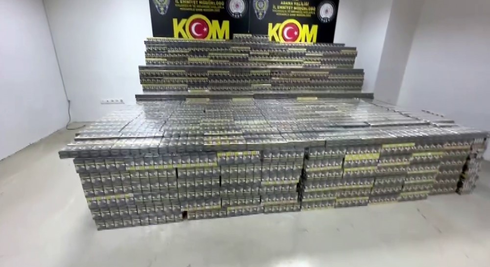 50 bin paket ka&ccedil;ak sigara yakalattı, "Ucuza bulunca toplu satın aldım" dedi
