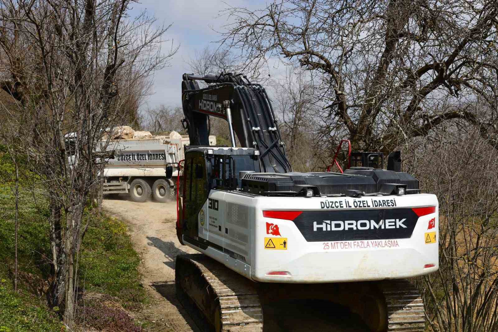 Yığışlarla meydana gelen heyelanla anında müdahale