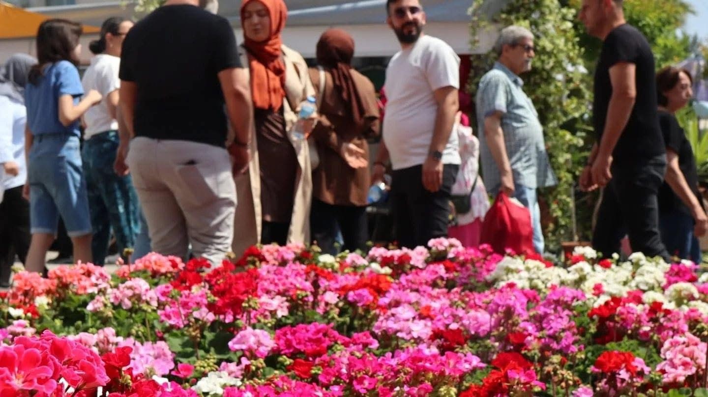 Bayındır &Ccedil;i&ccedil;ek Festivali i&ccedil;in geri sayım başladı
